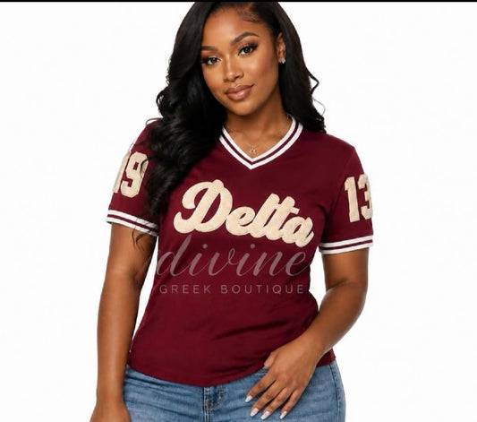 Delta Sigma Theta crimson and cream regular fit V neck