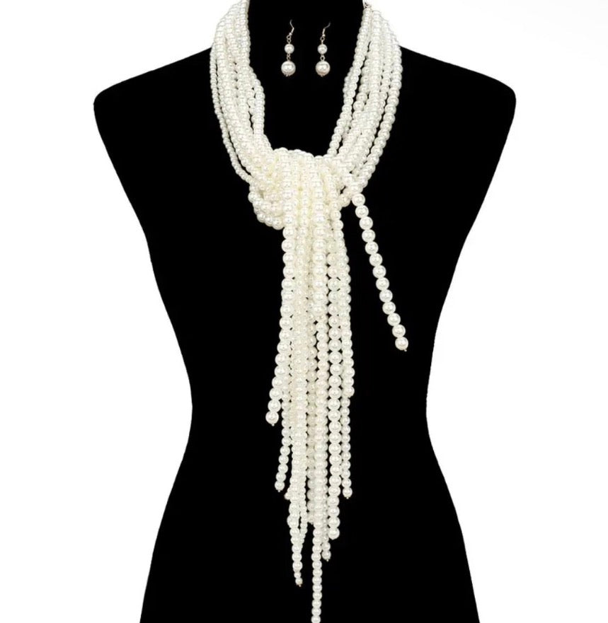 Long pearl necklace