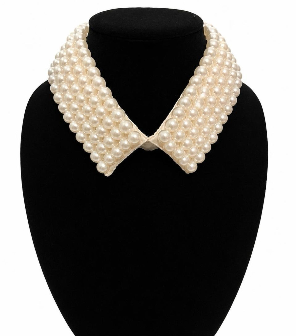 Pearl necklace collar with extension
